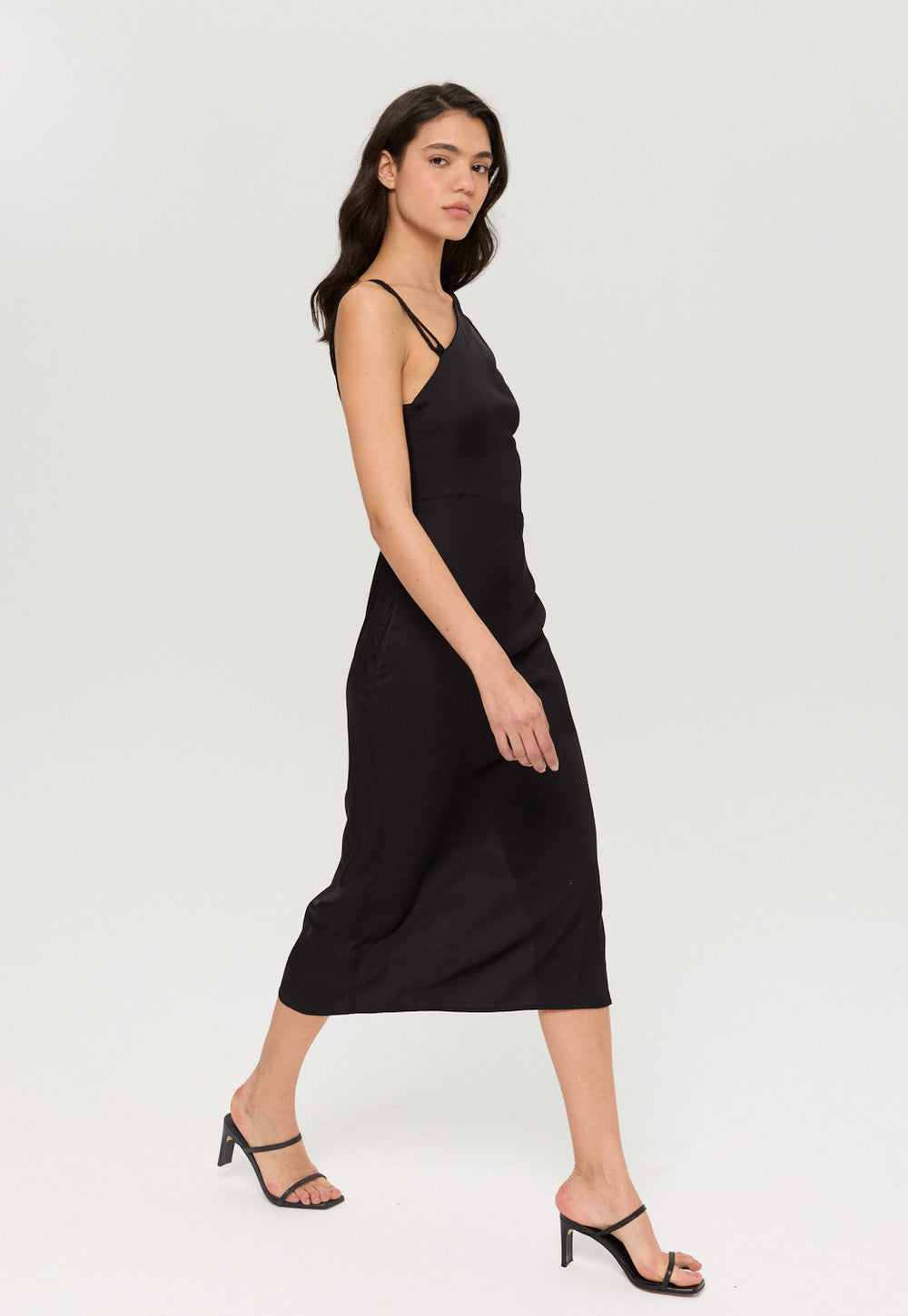 שמלת מידי א-סימטרית לנשים