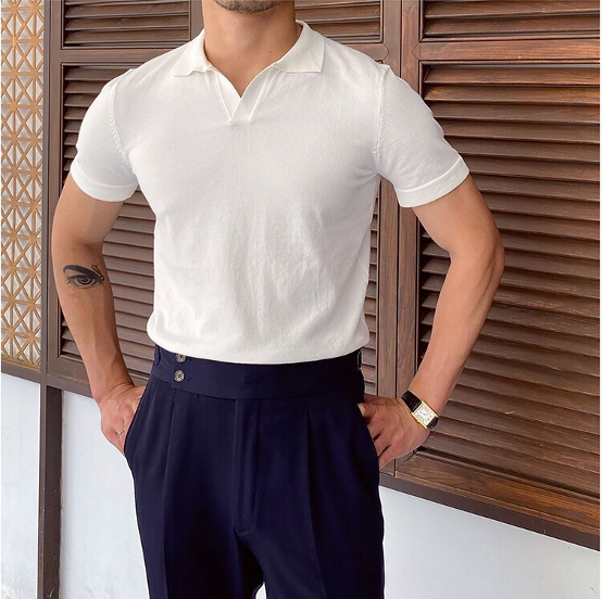 חולצת פולו צווארון V