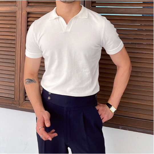 חולצת פולו צווארון V